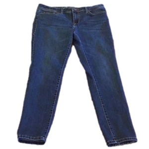 American Rag denim blue jeans. Women’s size 11, 28” inseam. Skinny jeans
